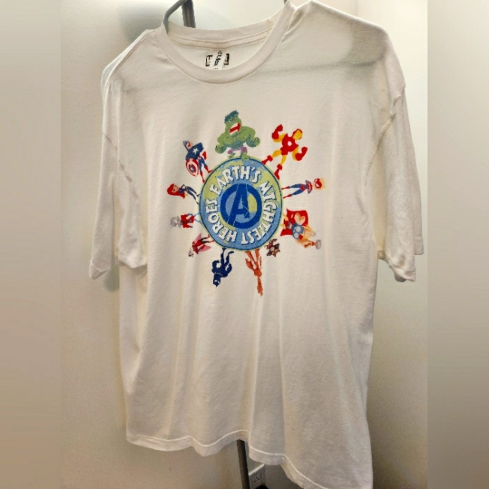 Avengers marvel t short womens XL